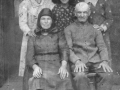 Elisabeth Brems geb. Holz (vo.li.) mit Vater Dominik Holz u. Töcht. Kath. (hi.li.) u. Anna (hi.re.)